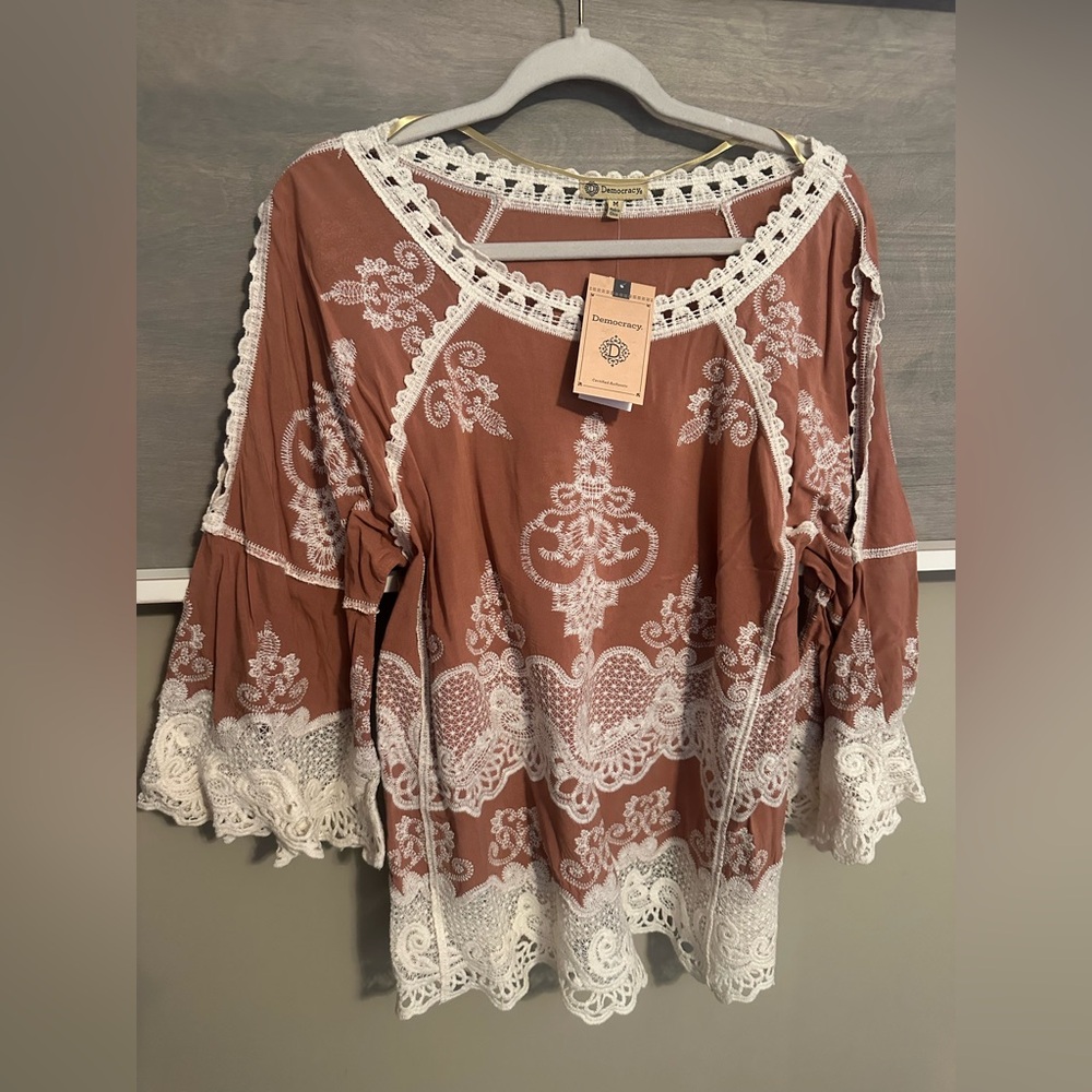 NWT Democracy Embroidered Lace Blouse in Brown Nutmeg and Cream Lace! SZ Medium - Picture 1 of 6